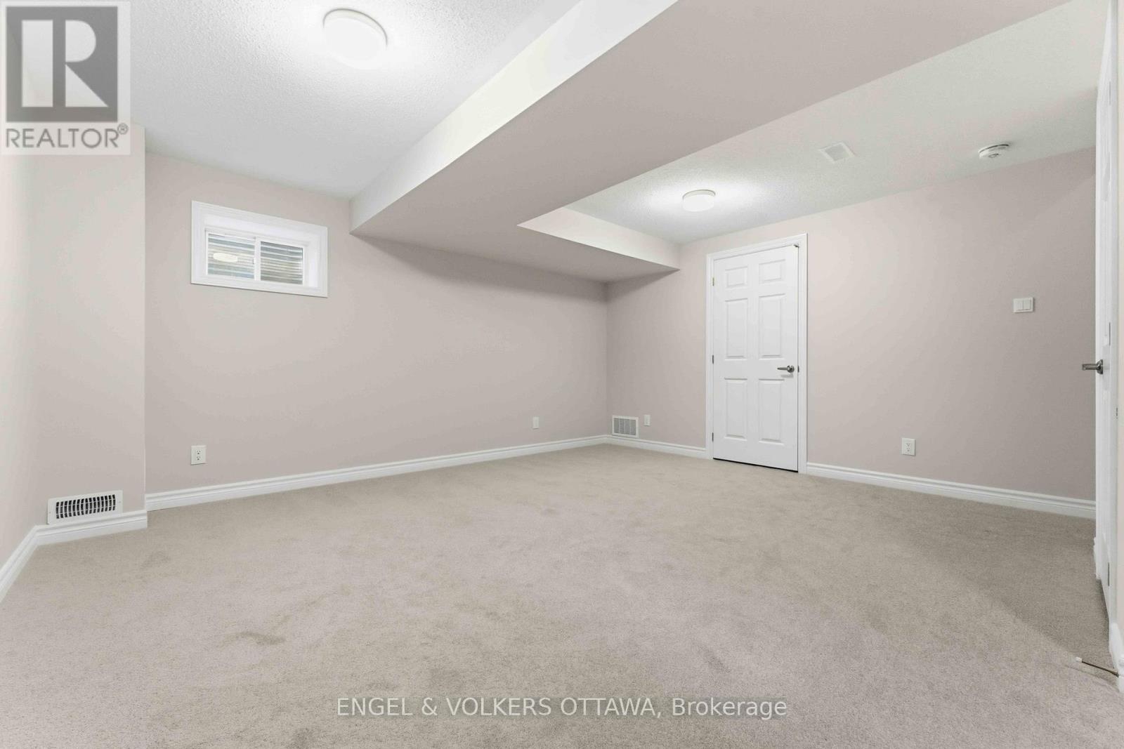 182 RYAN REYNOLDS WAY - 17