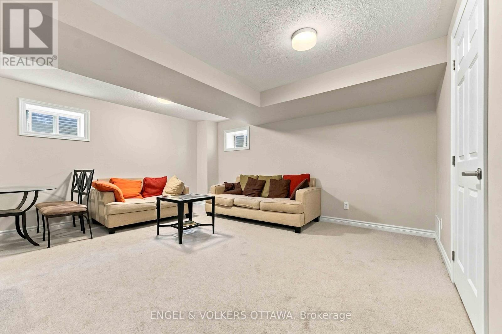 182 RYAN REYNOLDS WAY - 19