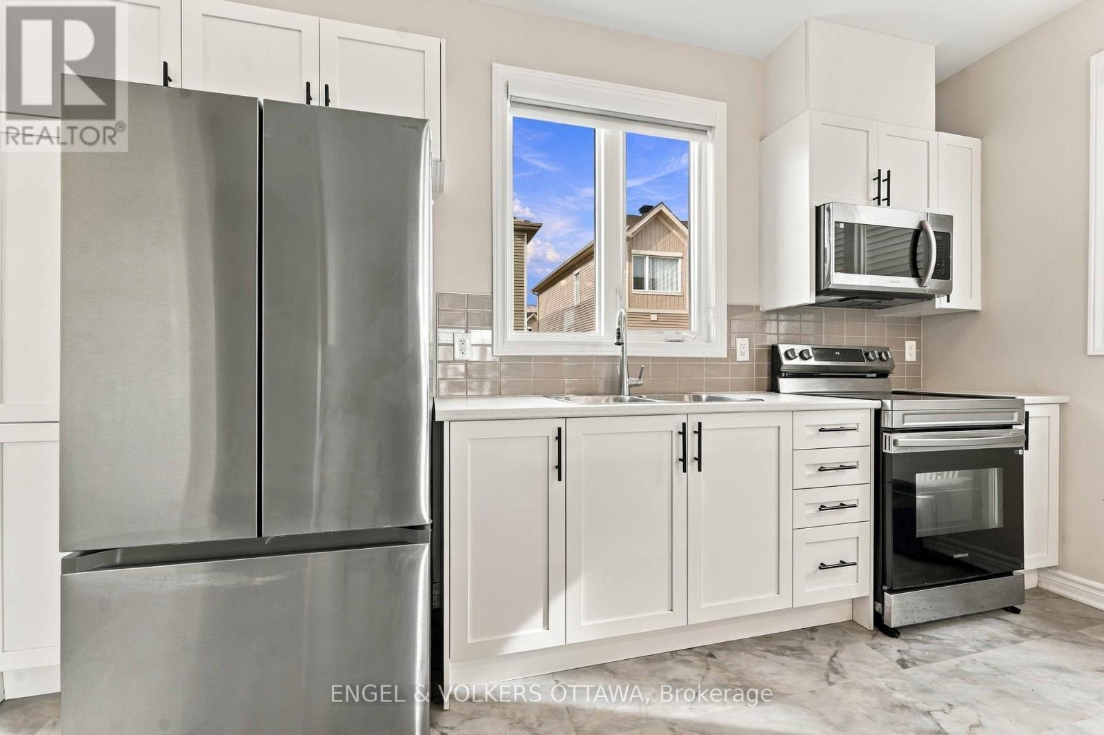 182 RYAN REYNOLDS WAY - 6