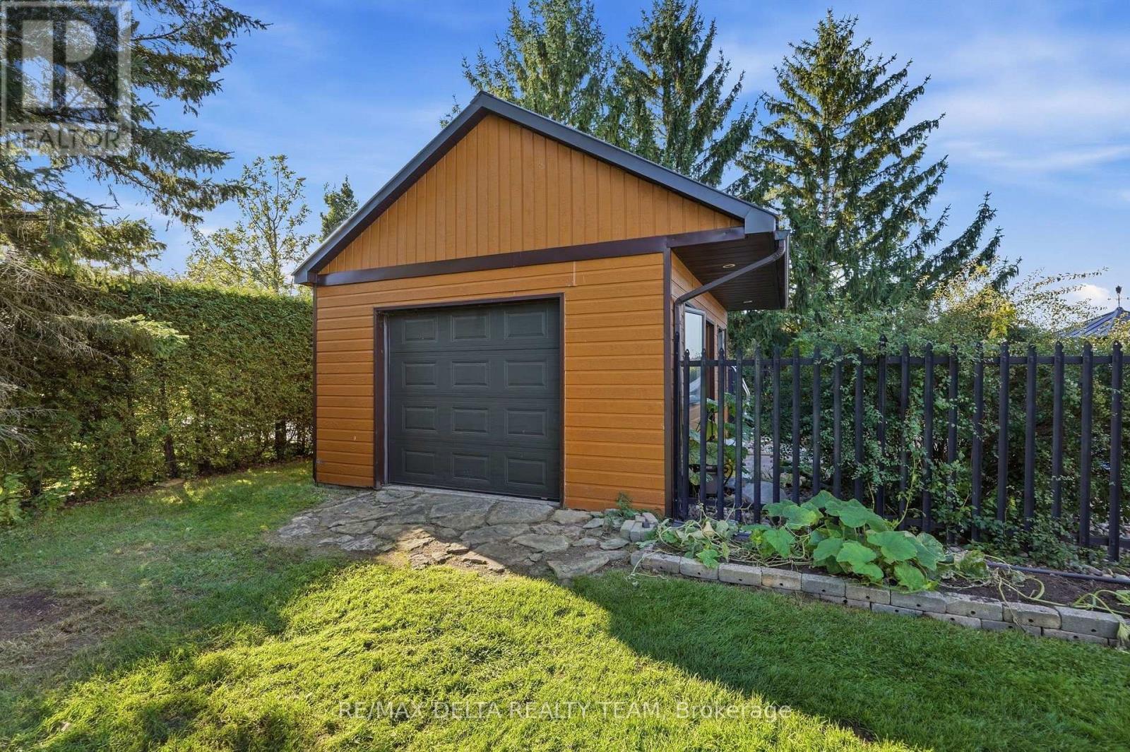 838 LAVAL STREET - Image 35