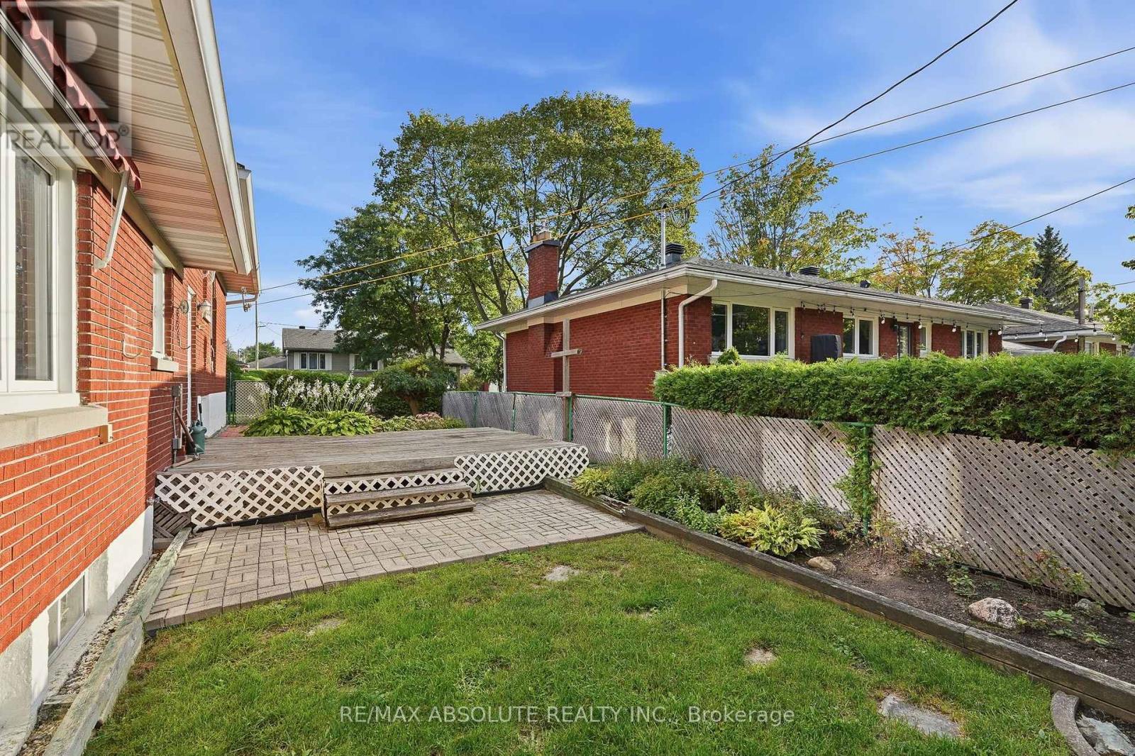 2034 CAMROSE STREET - 27