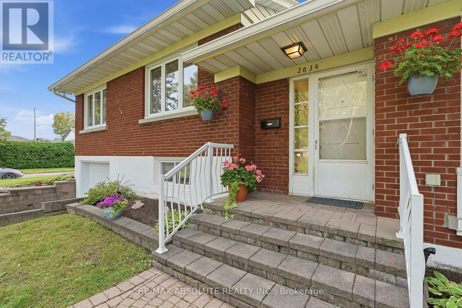 2034 CAMROSE STREET - 3