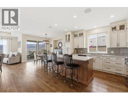 Full ensuite bathroom - 4012 Rio Vista Way, Kamloops, BC V2H0E1 Photo 11