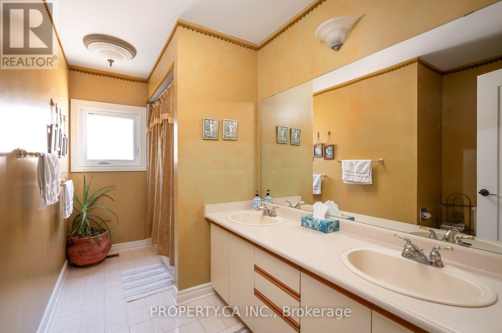 72 DEVONSLEIGH BOULEVARD - 31