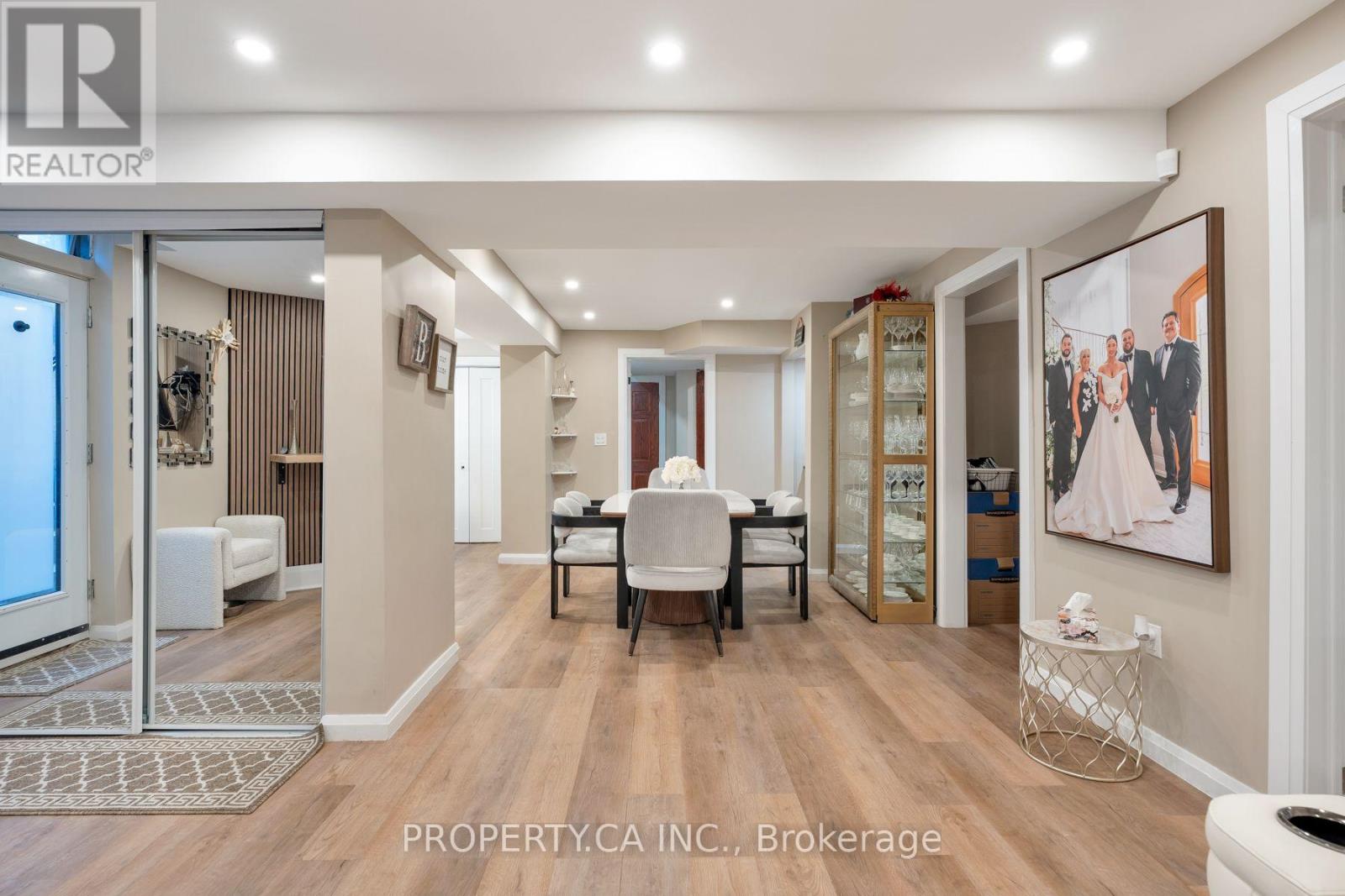 72 DEVONSLEIGH BOULEVARD - 34