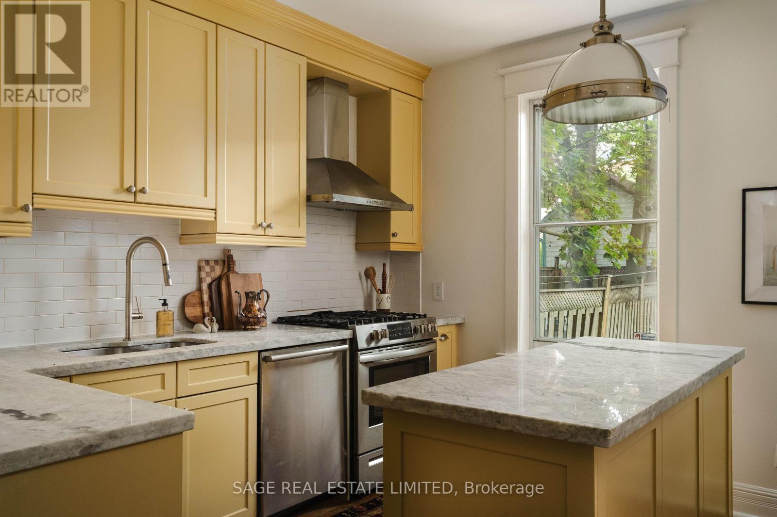 121 GLENDALE AVENUE - 5