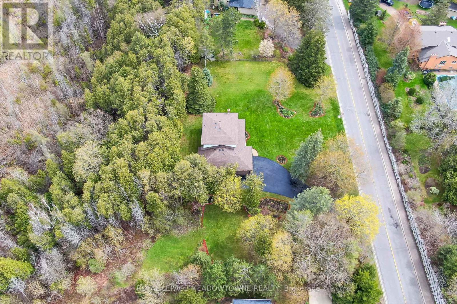 39 WILDWOOD ROAD - 37