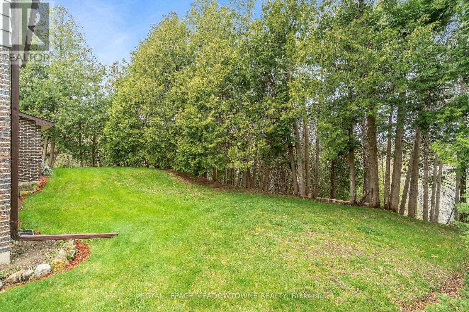 39 WILDWOOD ROAD - 39