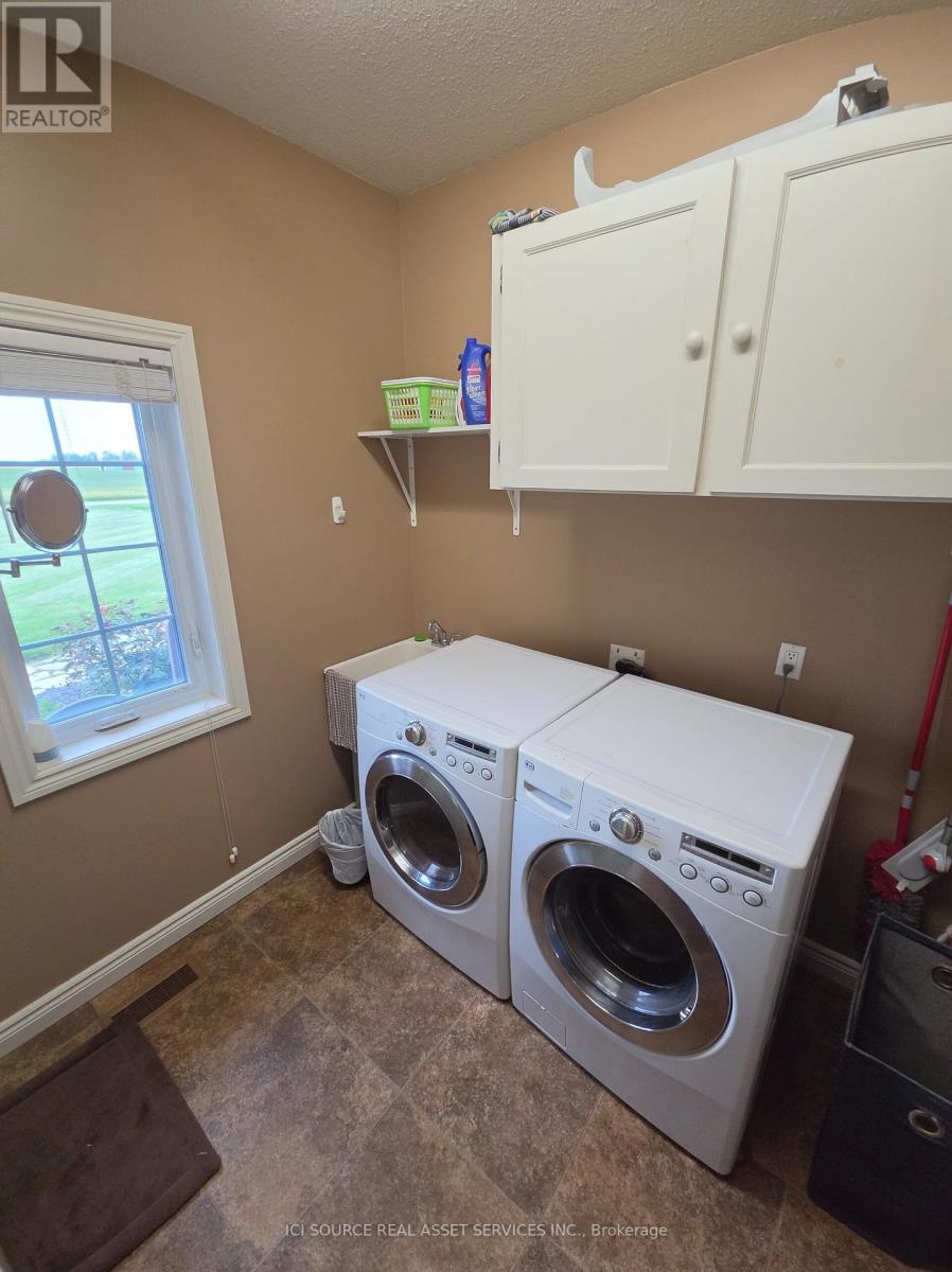 1532 KERR LINE - 15