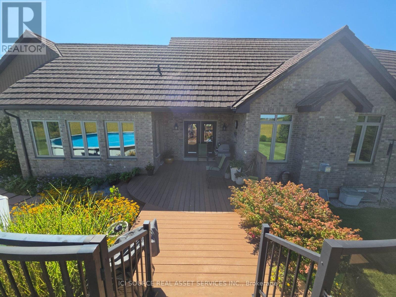 1532 KERR LINE - 6