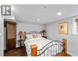 1461 Derby Rd, Saanich, BC V8P1T2 Photo 28