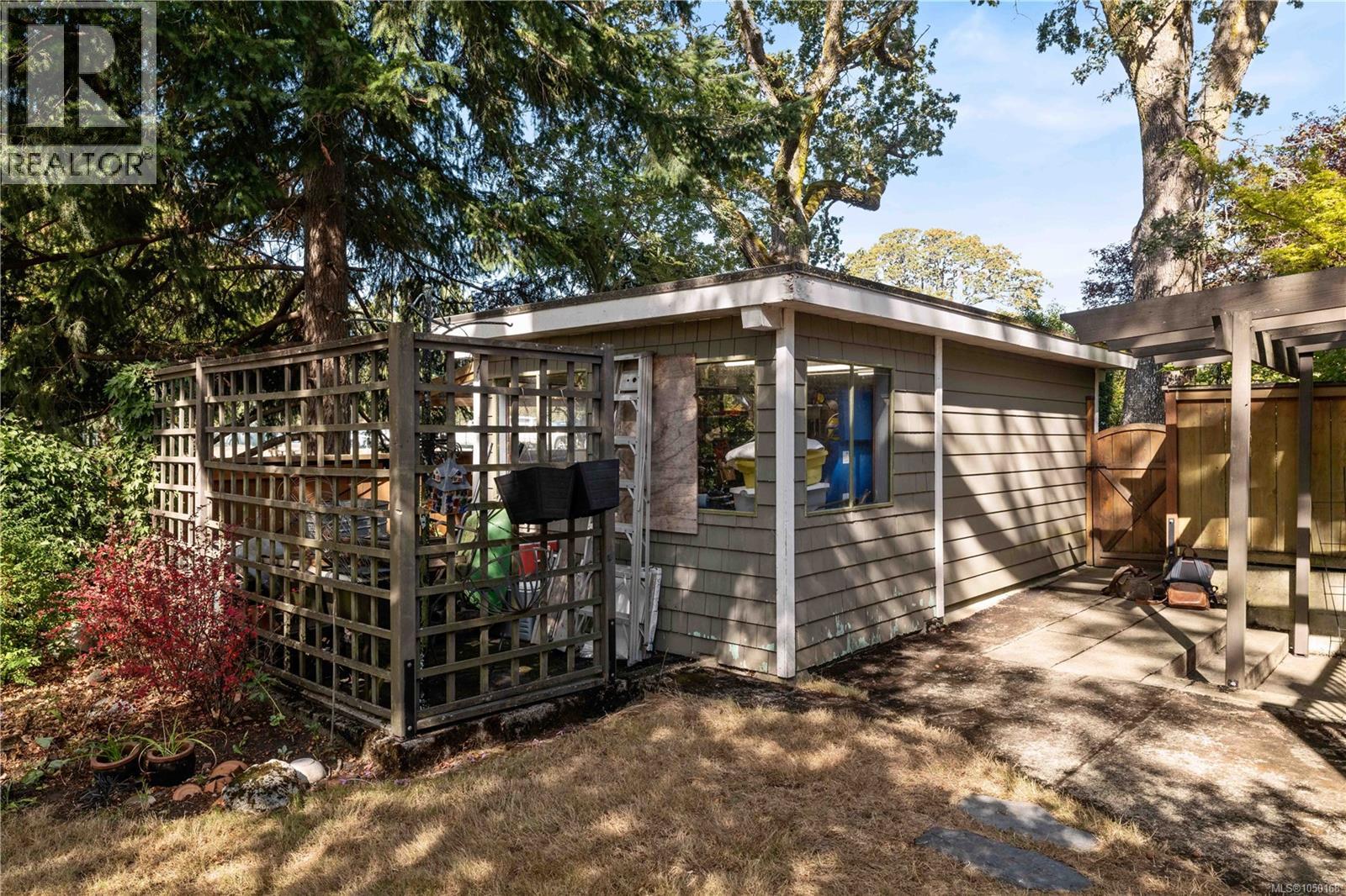 1461 Derby Rd - 38