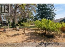 1461 Derby Rd, Saanich, BC V8P1T2 Photo 45