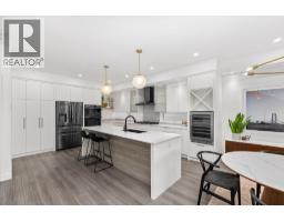 5pc Ensuite bath - 651 Churchill Avenue Unit# 101, Penticton, BC V2A1E2 Photo 6