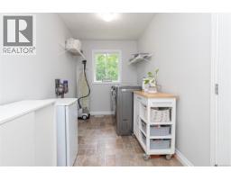 1927 Riverside Dr, View Royal, BC V9B6H9 Photo 24