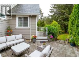 1927 Riverside Dr, View Royal, BC V9B6H9 Photo 28