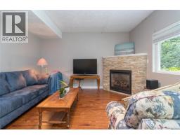 1927 Riverside Dr, View Royal, BC V9B6H9 Photo 34