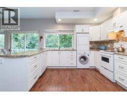 1927 Riverside Dr, View Royal, BC V9B6H9 Photo 36