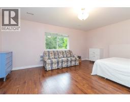 1927 Riverside Dr, View Royal, BC V9B6H9 Photo 38