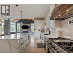 2833 Woodcroft Pl, Shawnigan Lake, BC V8H2E4 Photo 20