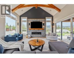 2833 Woodcroft Pl, Shawnigan Lake, BC V8H2E4 Photo 23