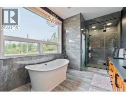 2833 Woodcroft Pl, Shawnigan Lake, BC V8H2E4 Photo 33