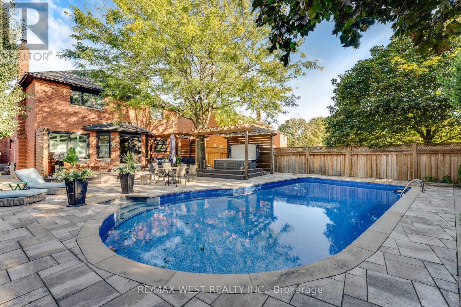 1136 GOODSON CRESCENT - 17