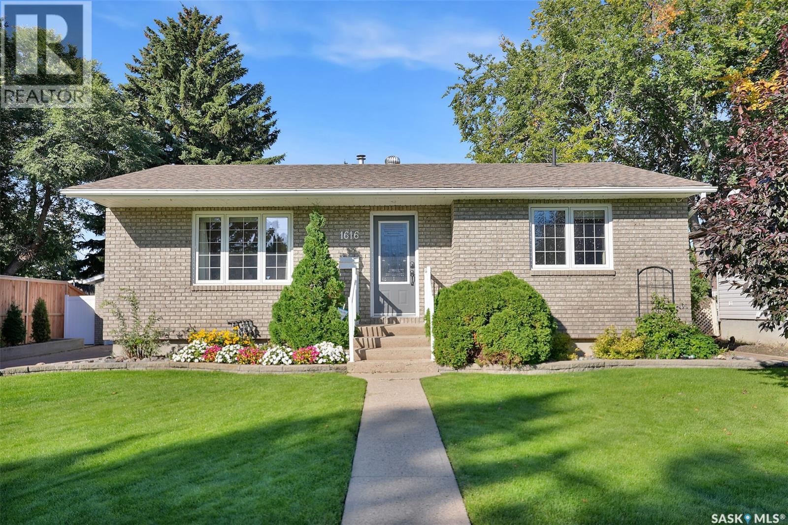 1616 Marshal CRESCENT, Moose Jaw — photo 3