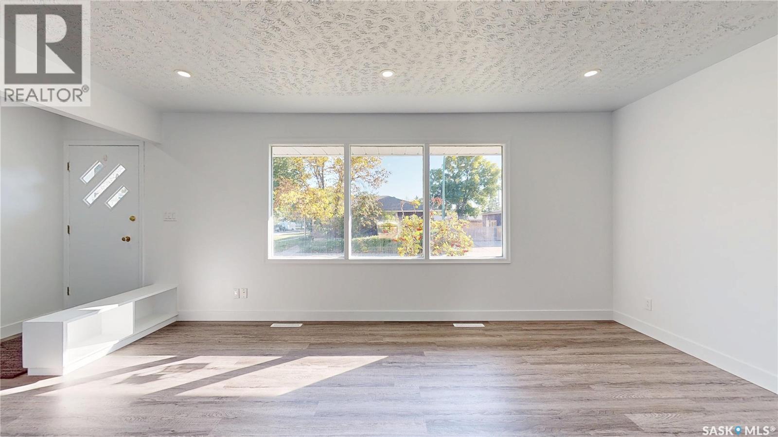 1020 9th AVENUE E, Regina — photo 6