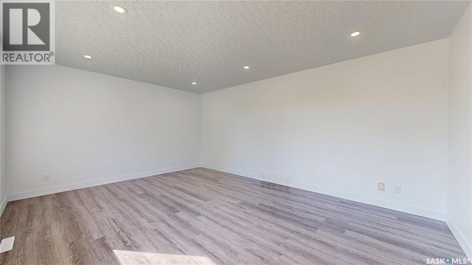 1020 9th AVENUE E, Regina — photo 8
