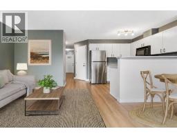 702, 760 Railway Gate SW - photo 4