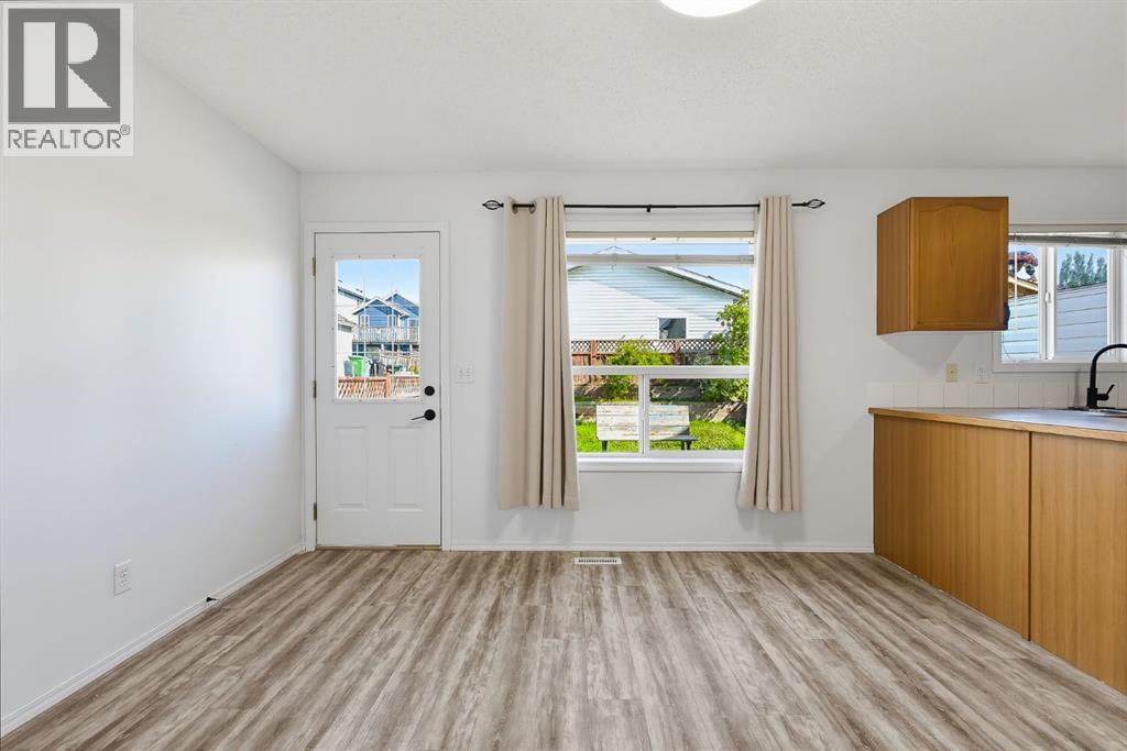 15 Coventry Link NE photo 7