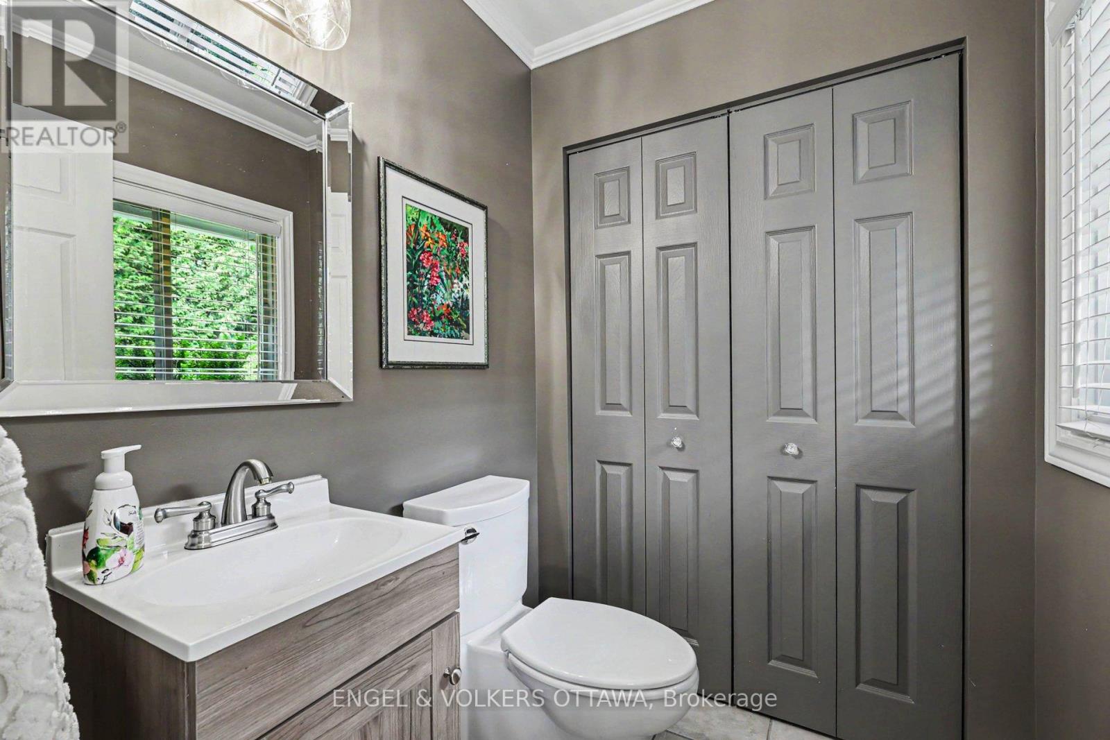176 SANFORD AVENUE - Image 17