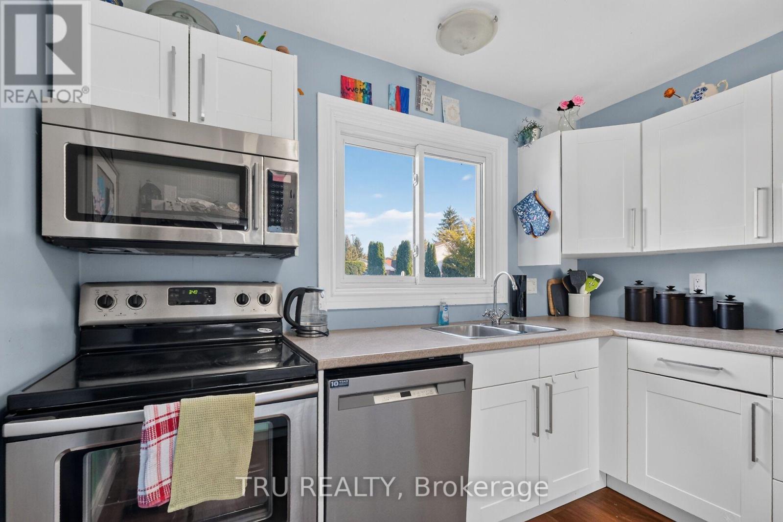 369 MOCKINGBIRD DRIVE - 19