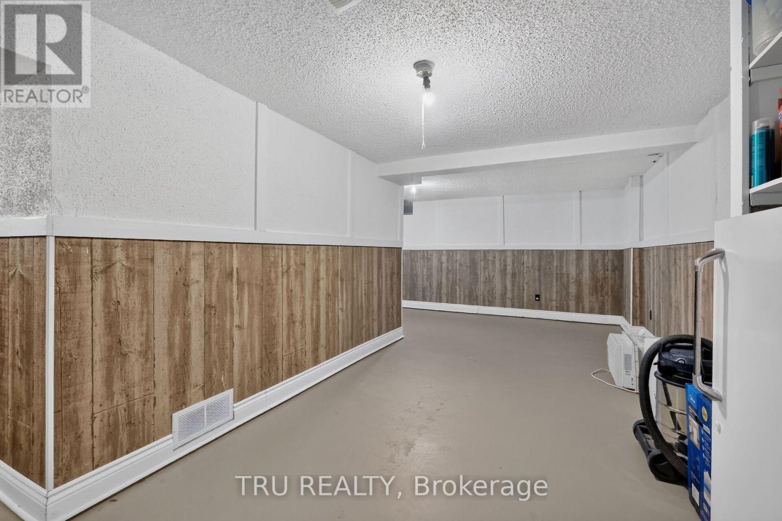 369 MOCKINGBIRD DRIVE - 41