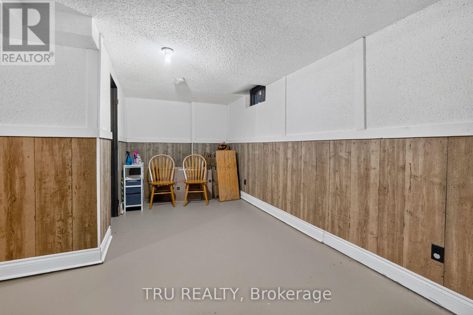 369 MOCKINGBIRD DRIVE - 44