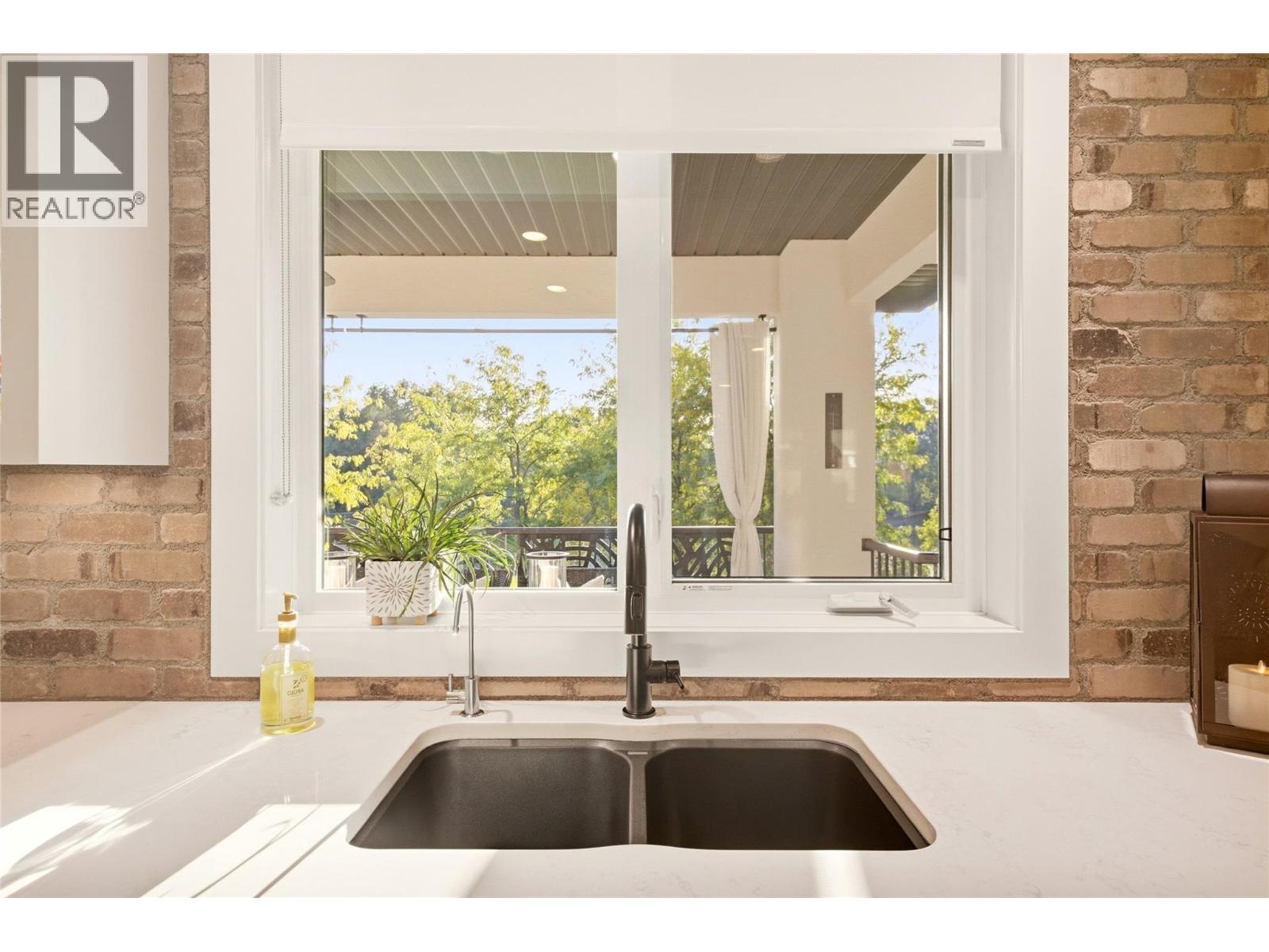3 1675 Willow Crescent, Kelowna