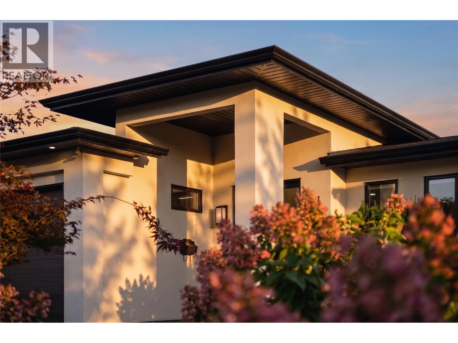 3 1675 Willow Crescent, Kelowna