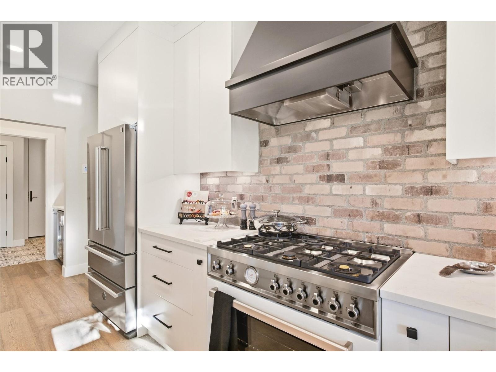 3 1675 Willow Crescent, Kelowna