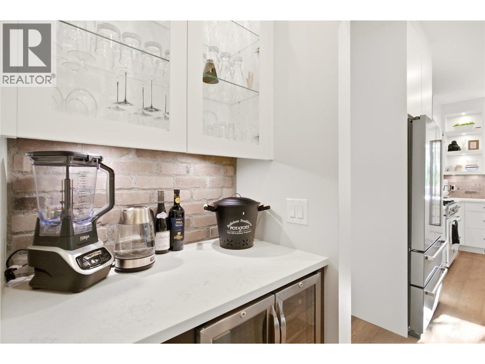 3 1675 Willow Crescent, Kelowna