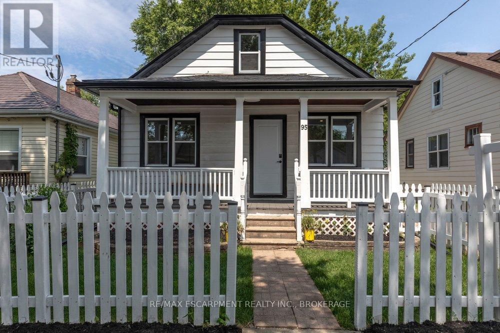 95 CHETWOOD STREET, St. Catharines (Western Hill)
