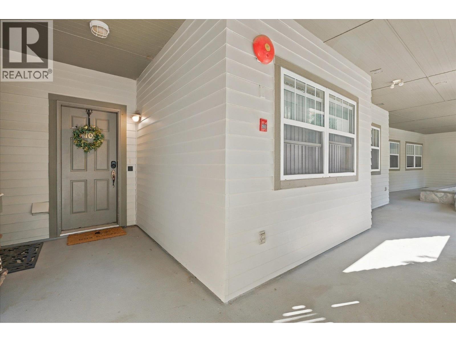 #103 3300 PTARMIGAN Place, Whistler, British Columbia, V8E0V5, Whistler, British Columbia — photo 2 of 5