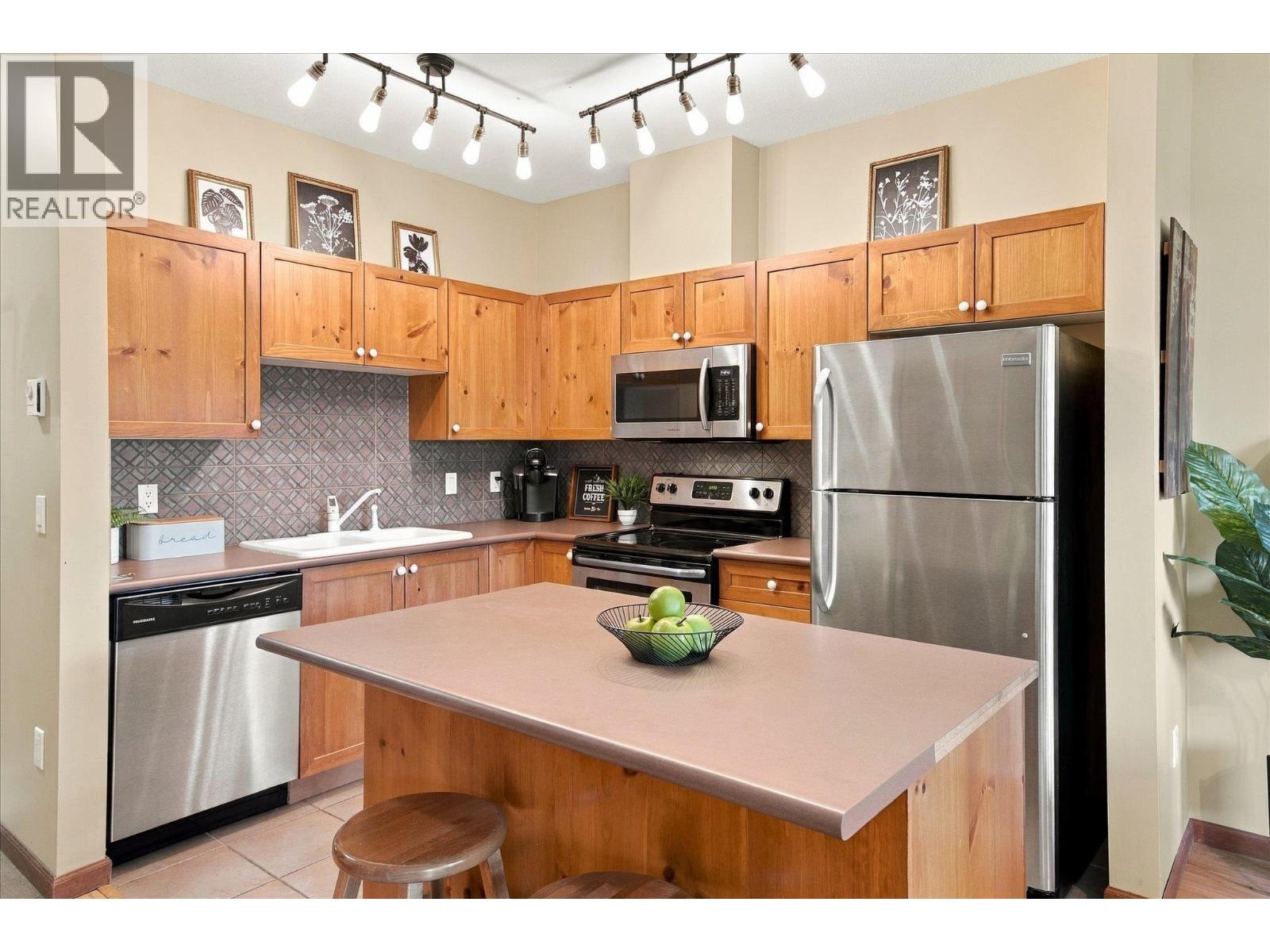 #103 3300 PTARMIGAN Place, Whistler, British Columbia, V8E0V5, Whistler, British Columbia — photo 5 of 5