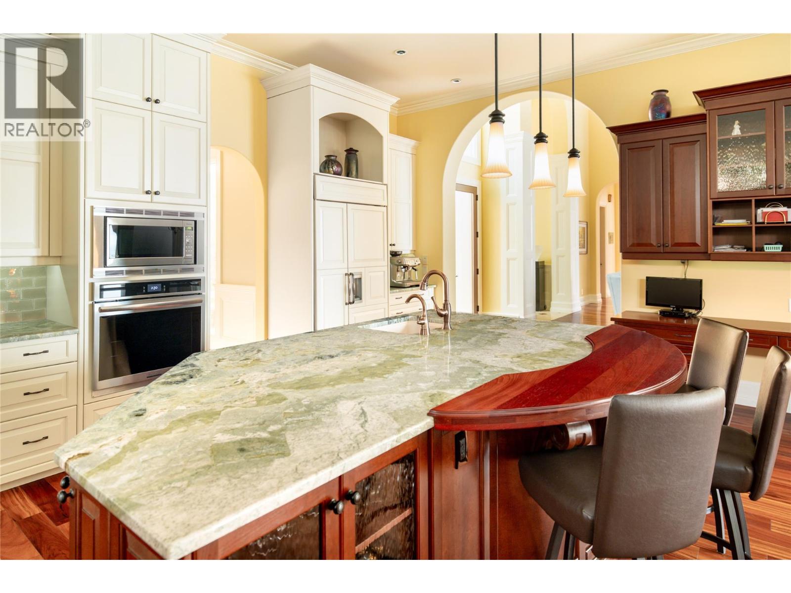 4388 HOBSON Road, Kelowna