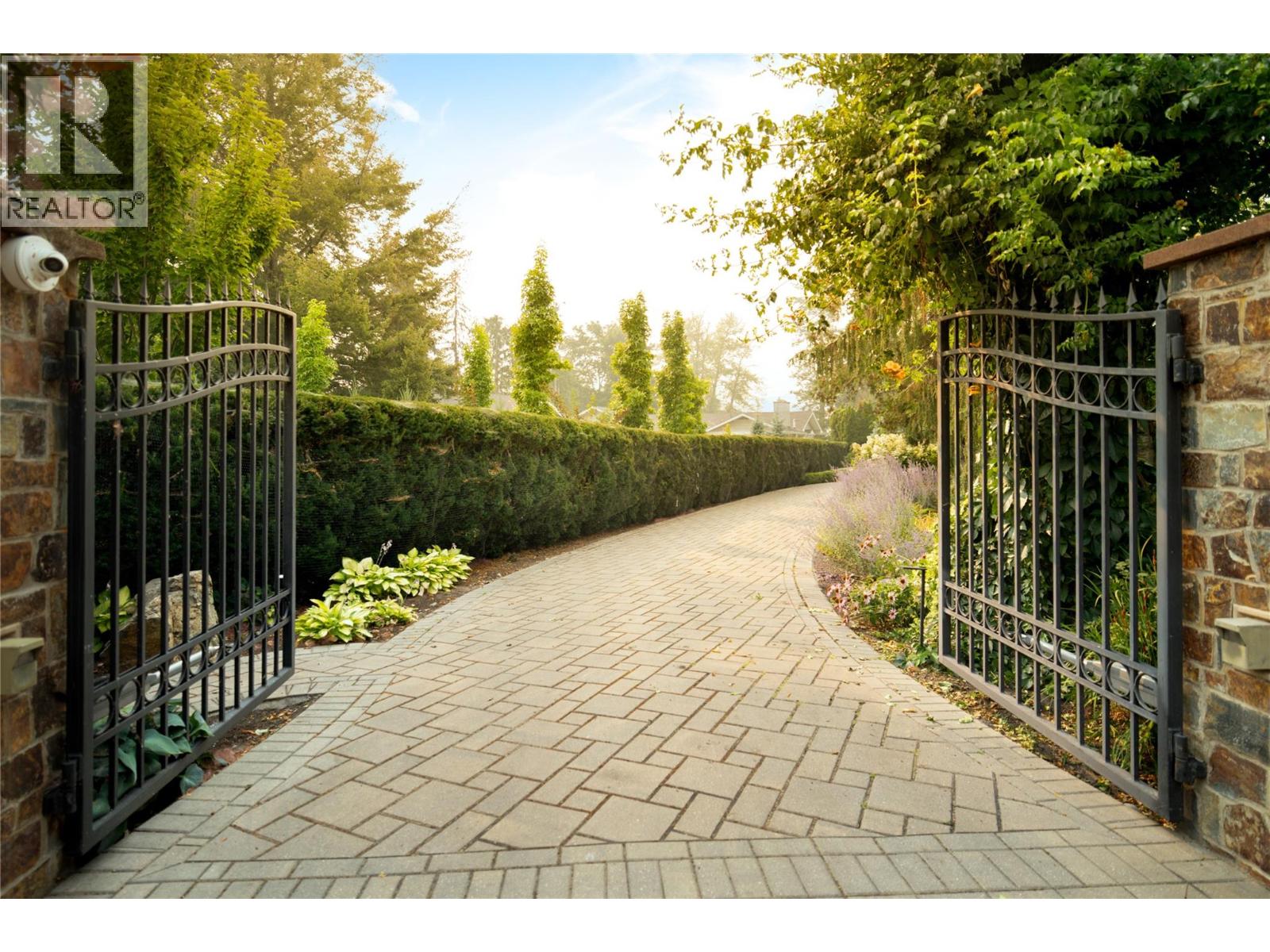 4388 HOBSON Road, Kelowna