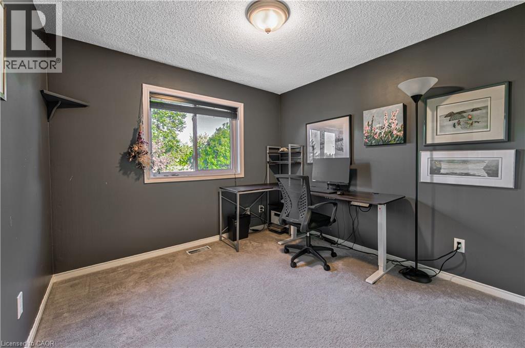 47 HILLTOP Drive - 23