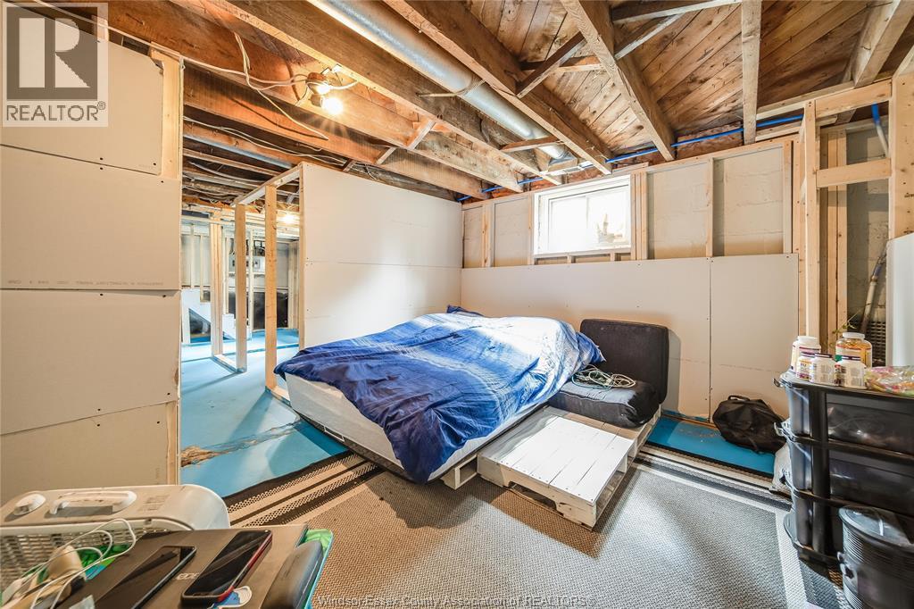 629 STANLEY STREET - 32