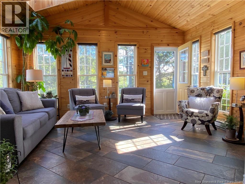 928 Coverdale Road - 11