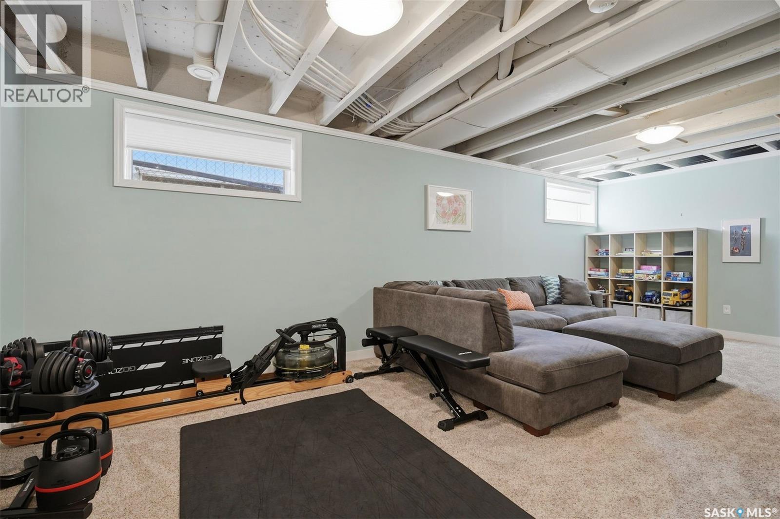 1115 6th STREET E - Image 28