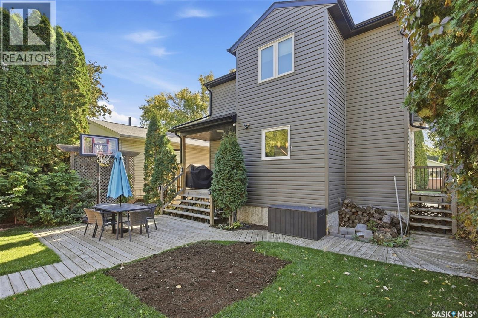 1115 6th STREET E - Image 35